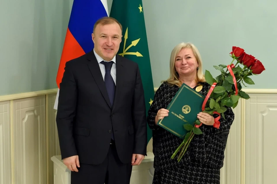Свои награды тренеры получили за отличную организацию и проведение Чемпионата России по дзюдо в Майкопе. Фото: администрации Адыгеи.