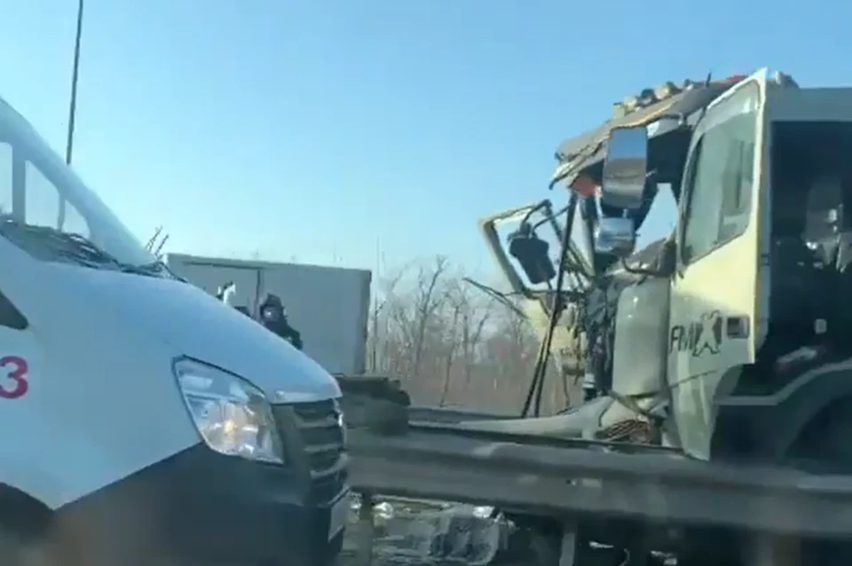 О состоянии водителей ничего неизвестно. Фото: принтскрин видео, instagram.com/dpskontrol_125rus