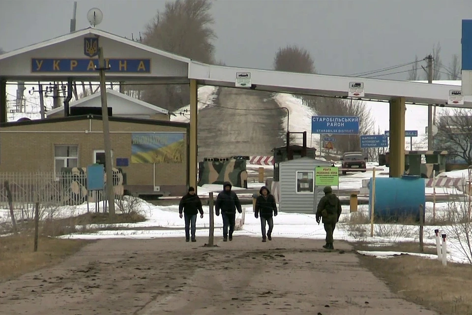 Принятое решение украинские пограничники мотивировали тем, что оказались фактически брошены своим командованием на произвол судьбы