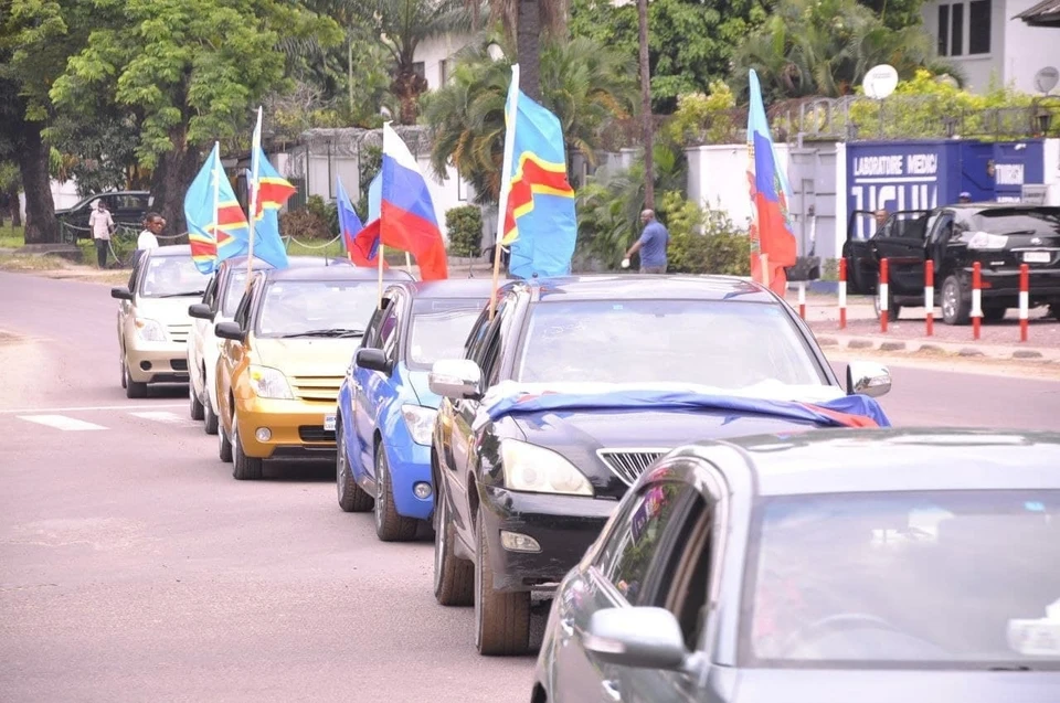 В Республике Конго провели автопробег в поддержку независимости ДНР и ЛНР. Фото: МИД ЛНР