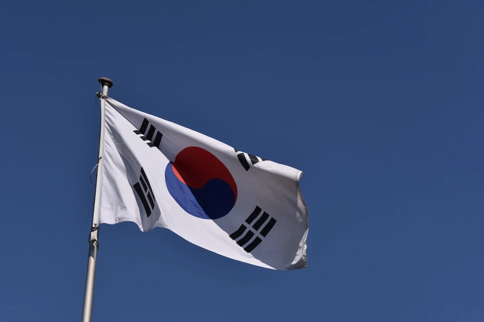 Власти Южной Кореи ввели запрет на экспорт стратегических материалов в Россию