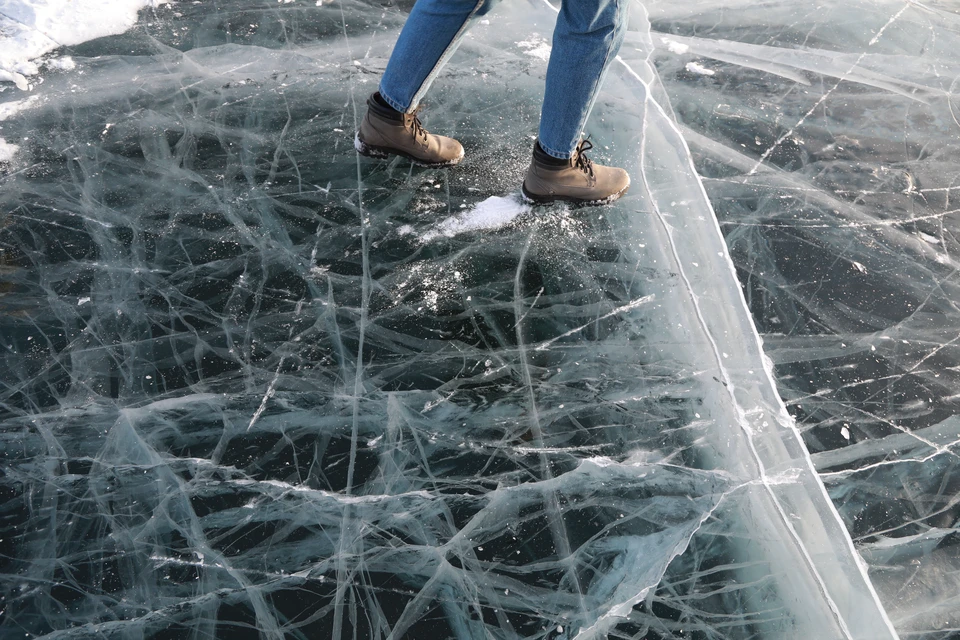 Сейчас на лед вообще лучше не выходить.