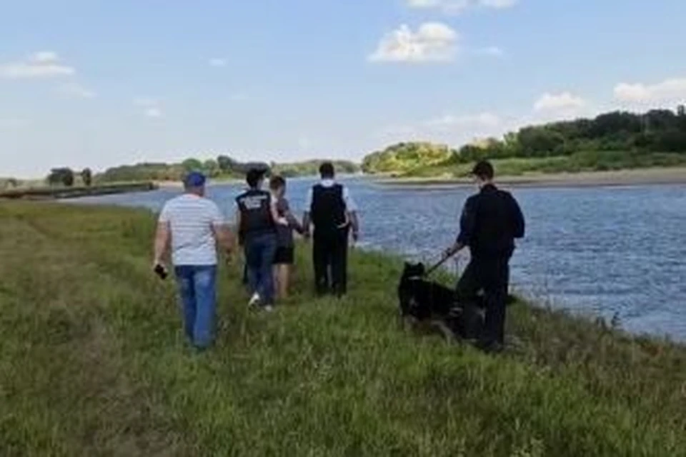 Фермер завернул тело в сетку-рабицу и сбросил его в реку