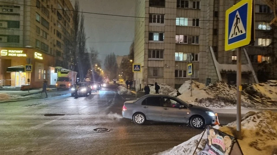 Женщина на иномарке не пропустила пешехода на "зебре"