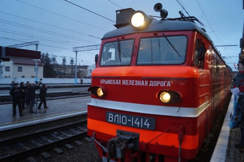 Количество поездов в Крым временно увеличили