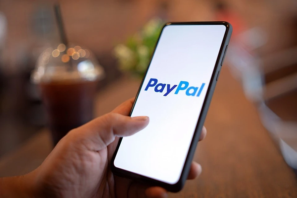 PayPal объявила о приостановке работы в России, но деньги снять пока еще можно