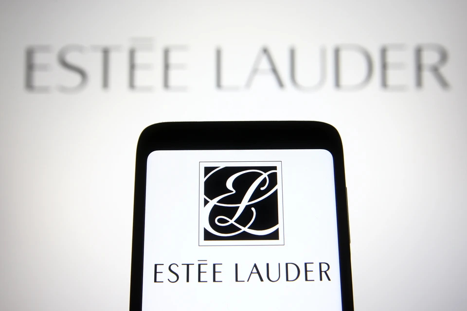 Estee Lauder приостановил работу в России