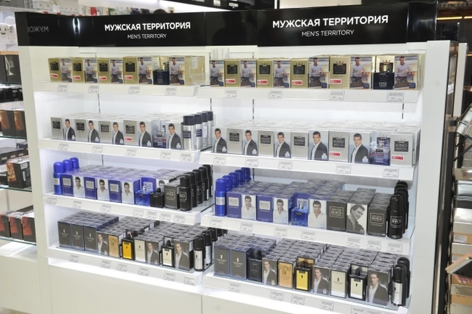 Сеть магазинов парфюмерии и косметики "Л'Этуаль" опровергла информацию о прекращении торговли в России