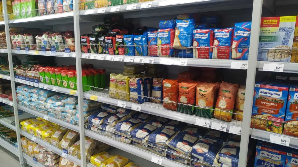 Полки севастопольских магазинов выглядят как обычно, все товары в наличии