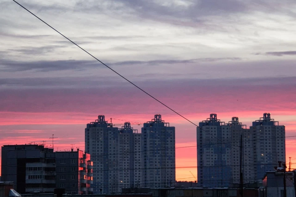 Из-за стройки высотки в частном доме треснули окна.