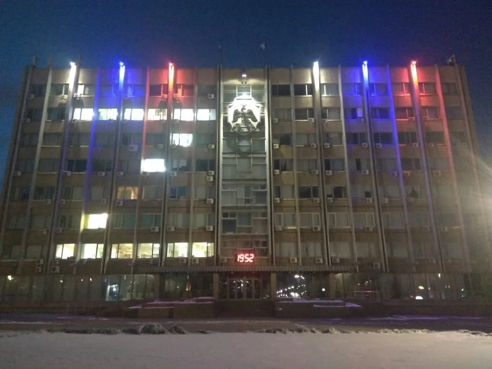 На здании Орской мэрии поздним появилась патриотичная буква "Z". ФОТО: Администрация г. Орска