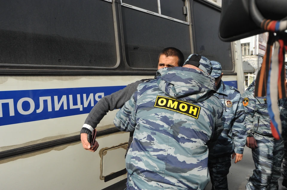 Во Владивостоке силовики накрыли подпольный игорный клуб