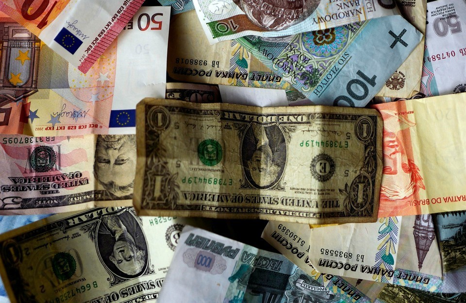 Инвестор Шеин заявил, что американский доллар перестает быть основной валютой на планете