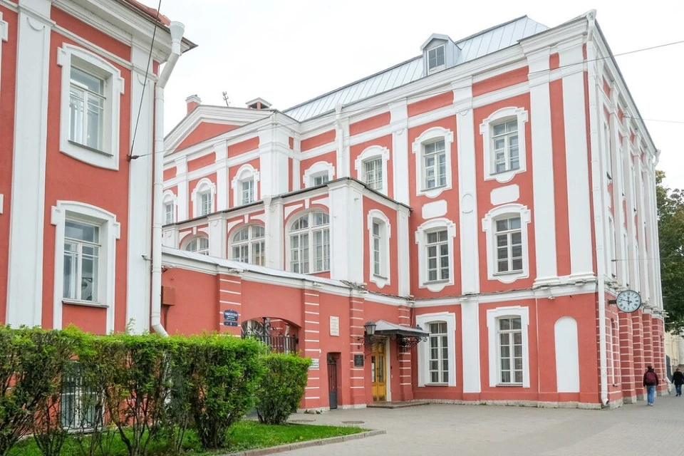 От иностранных абитуриентов выросло число заявлений в СПбГУ на 20% в 2022 году