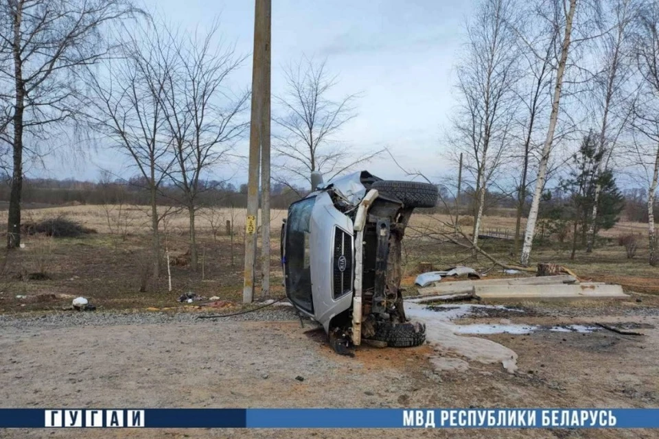 Водитель не справился с управлением и авто опрокинулось. Фото: ГУГАИ МВД