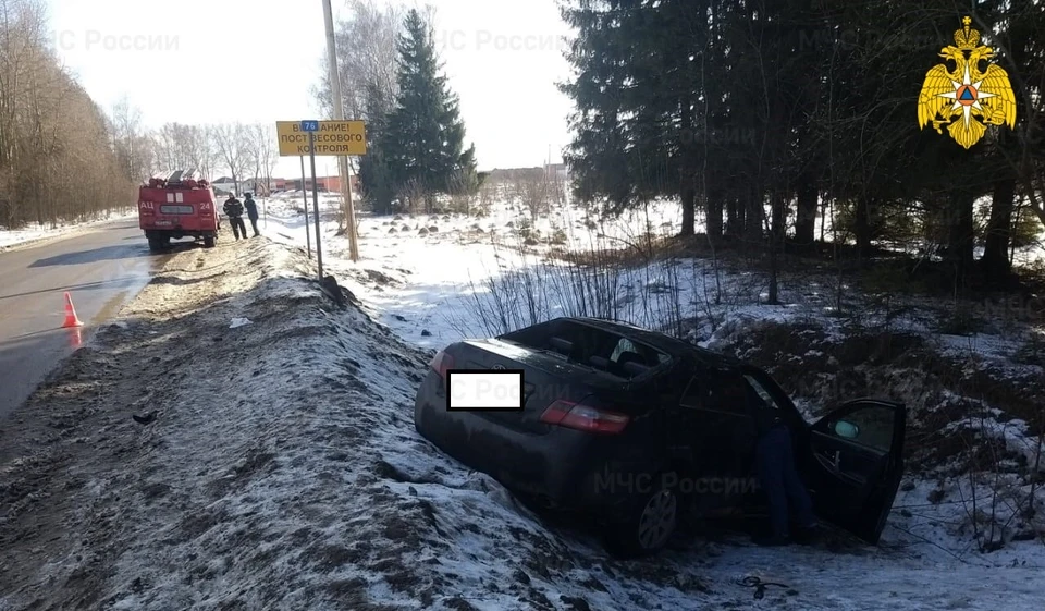 Во вторник утром "Тойота" улетела в кювет.