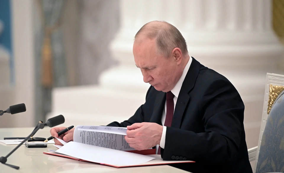 Путин подписал указ об исключении четырех экспертов из научного совета при Совбезе