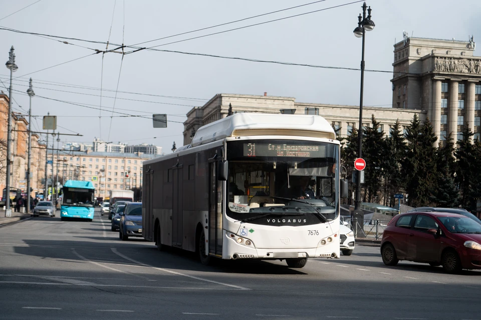 Пассажиропоток в автобусах Петербурга в марте вырос