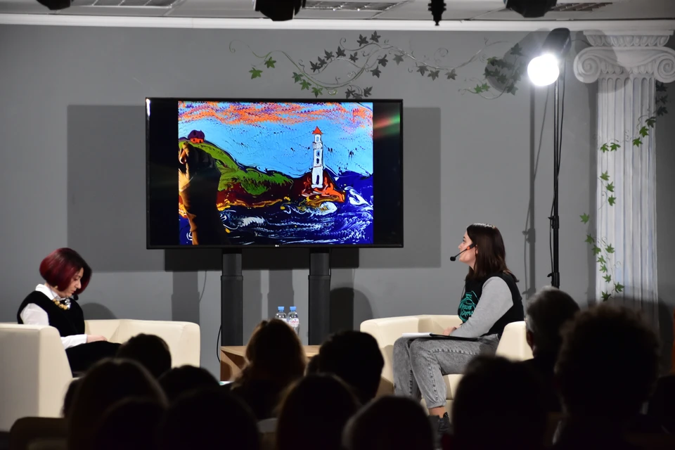 Художница Анна Иванова проиллюстрировала сказку в технике эбру - рисованием по воде.