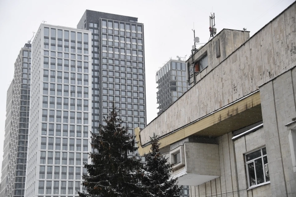 Ростовчанин упал из окна квартиры, расположенной на восьмом этаже