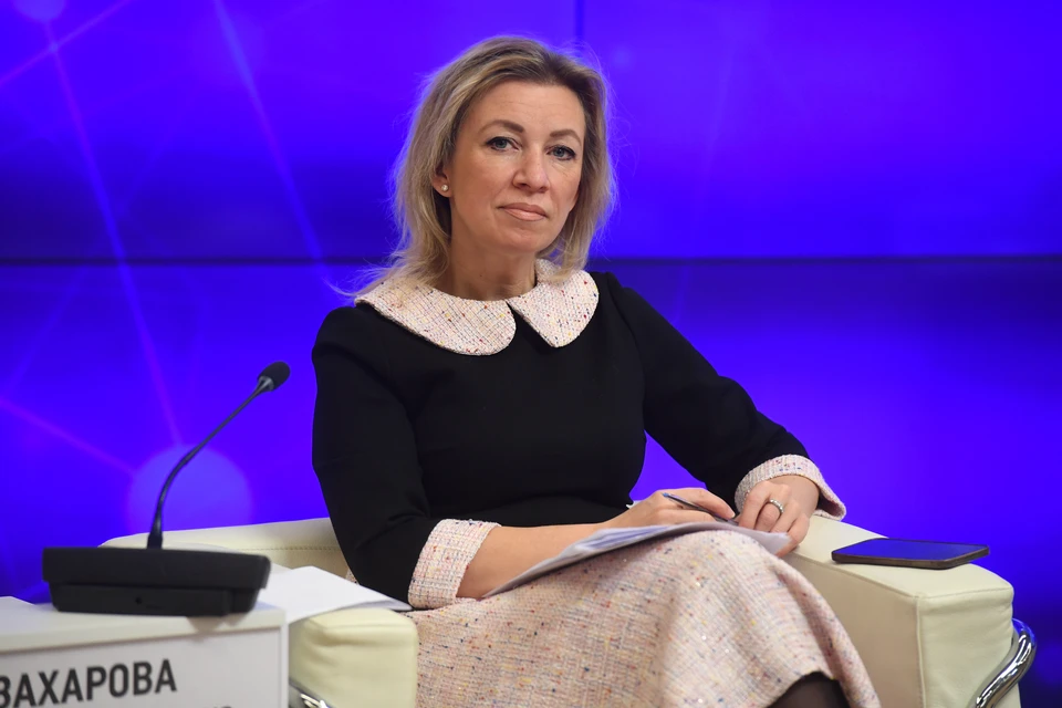 Захарова назвала высылку российских дипломатов из постпредства при ЕС неприемлемой