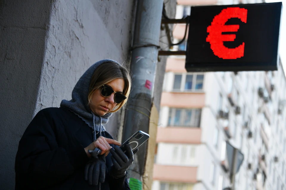 Теперь можно получить в банках наличкой не только доллары, но и евро