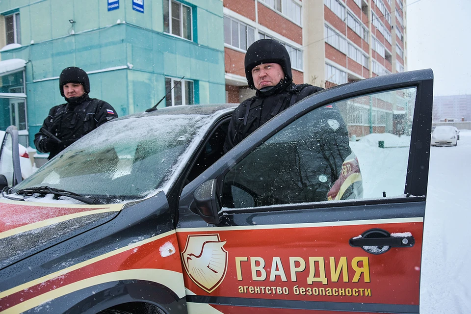 У сотрудников ГБР наивысший, 6-й разряд, он дает право на использование огнестрельного оружия.