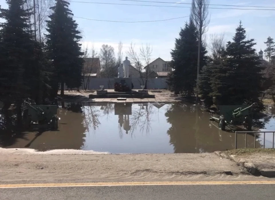 Фото: кадр с видео из группы "Вконтакте" "Сплетни" г. Покров33"
