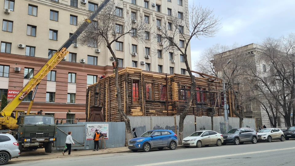 Рабочие восстановят все декоративные элементы дома Маштакова