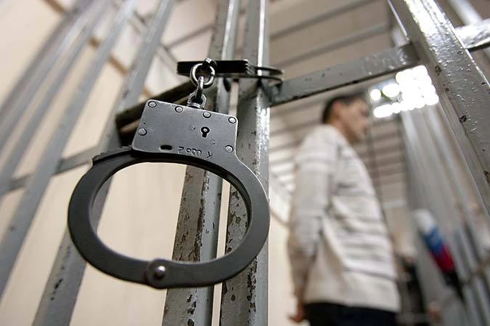 Мужчине грозит до 15 лет тюрьмы по двум статьям.