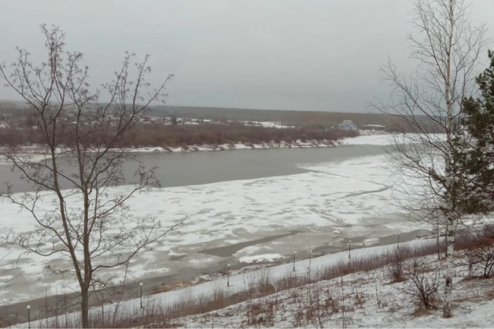 На реке в районе Кирова началась подвижка льда. Фото: admkirov.ru