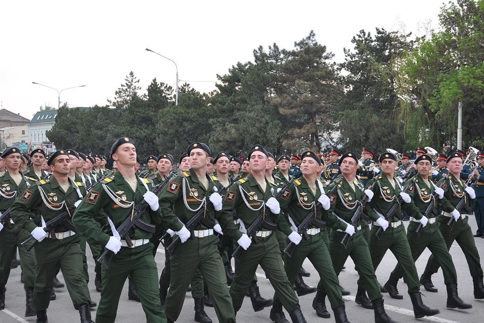 В Новочеркасске в параде примут участие более 800 человек.