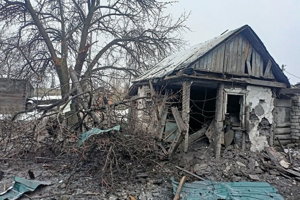 В ДНР каждый день от обстрелов разрушаются дома, получают ранения и гибнут мирные жители. Фото: ТГ/Приходько