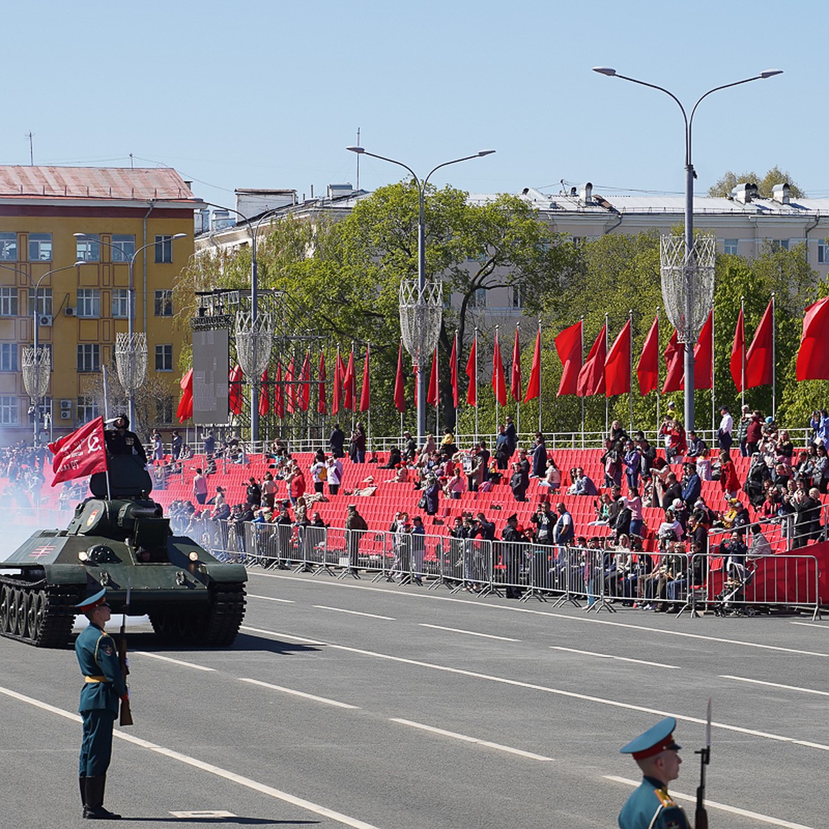 Парад Победы в Самаре 9 мая 2022 года: прямая онлайн-трансляция с площади  Куйбышева - KP.RU