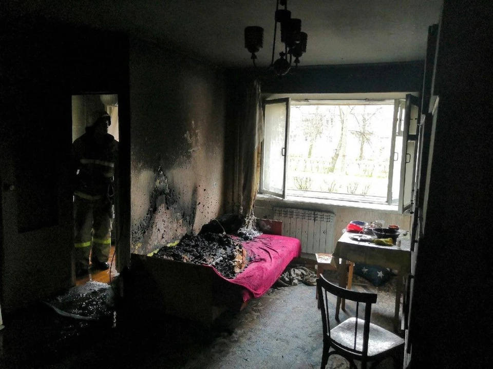 Троих детей спасли пожарные из горящей пятиэтажки в Дзержинске.