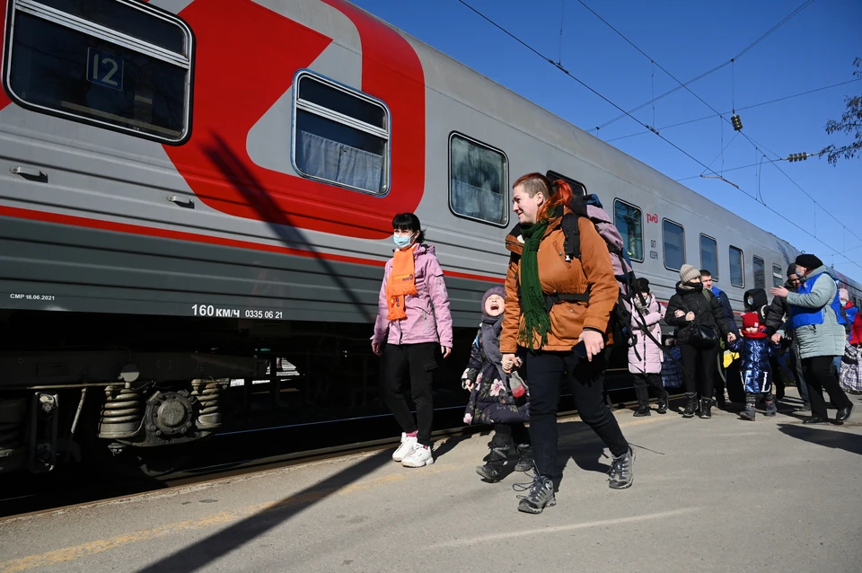 Губернатор Подмосковья Воробьев заявил о готовности к сотрудничеству по усыновлению детей-сирот с Донбасса