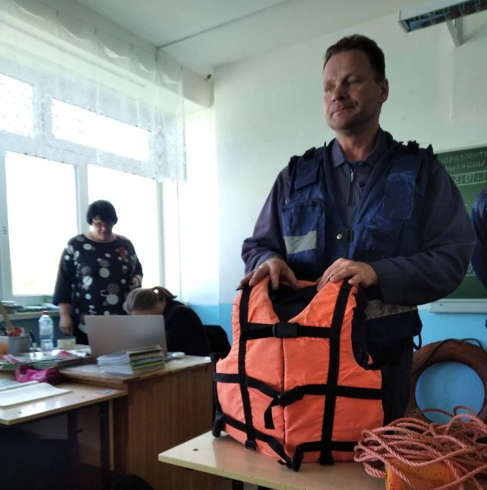 Ульяновских подростков научили правильно купаться ФОТО телеграм-канал Управления гражданской защиты Ульяновска