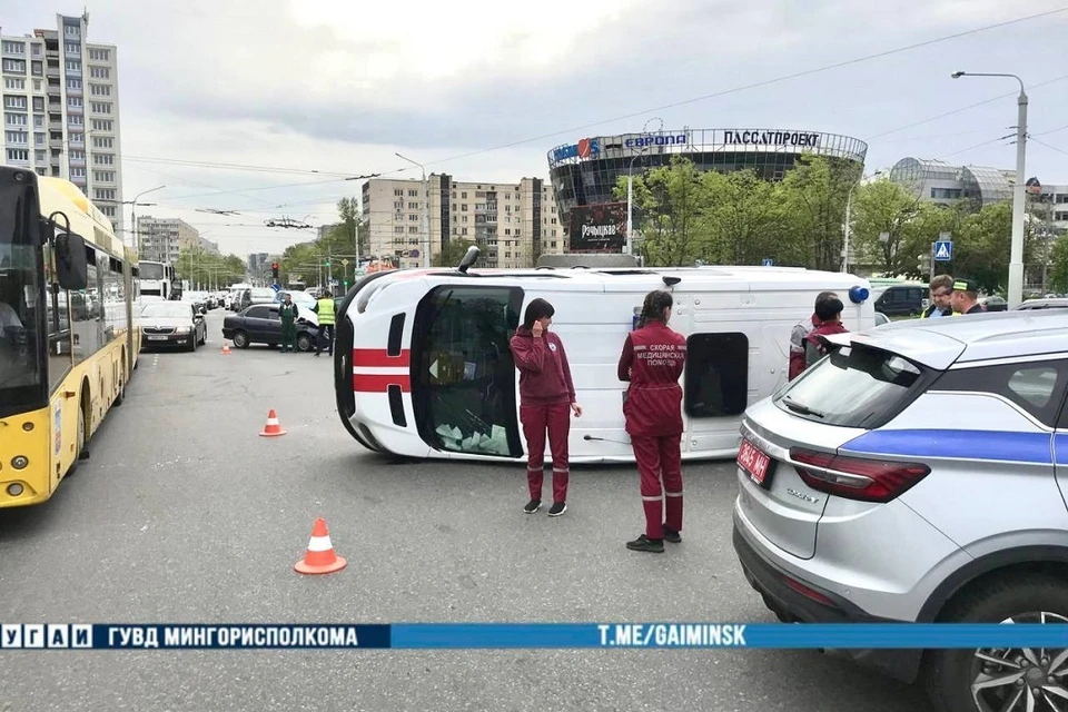 В Минске скорая попала в ДТП. Фото: УГАИ ГУВД Мингорисполкома