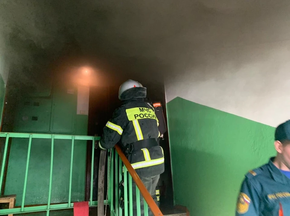 В Узловой Тульской области из горящего дома эвакуировали 12 человек