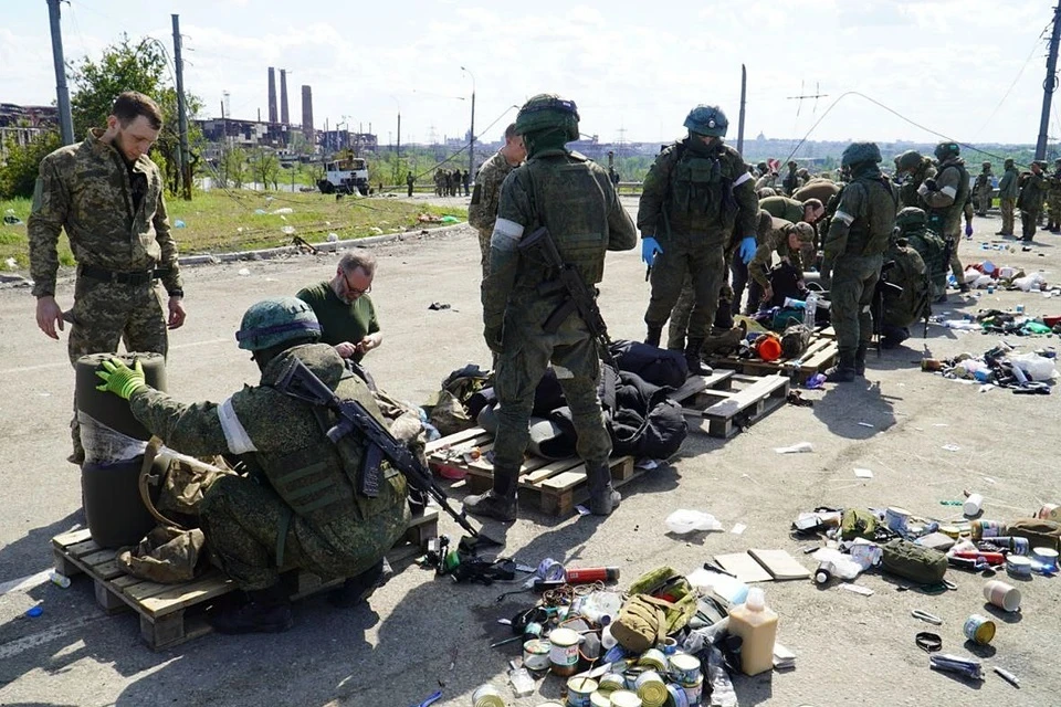 Российские войска разминируют освобожденную от боевиков "Азовсталь". Фото: Владимир Андриянов
