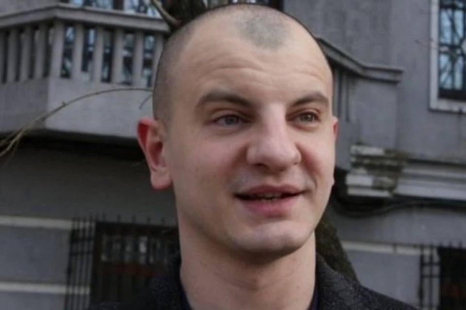 Евгений Карась призвал к убийствам русских по мотивам национальной ненависти. Фото: Скриншот видео YouTube