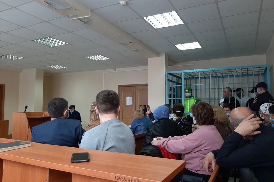 В зале судебных заседаний также были родственники подсудимых и их переводчики