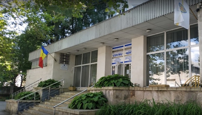 В поликлинике на ул. 31 Августа в Кишиневе не очень жалуют пациентов, которые готовы платить за услуги. Фото: facebook/amtcentru