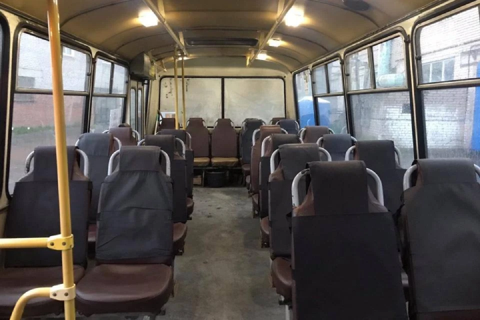 Девушка-пассажир упала в салоне автобуса. Фото: Госавтоинспекция Кировской области