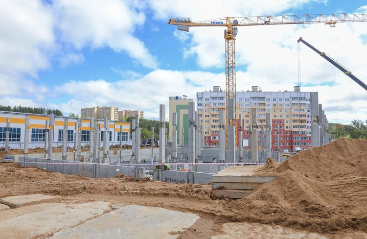 В Смоленске строительство поликлиники на Королёвке завершат к концу 2024 года