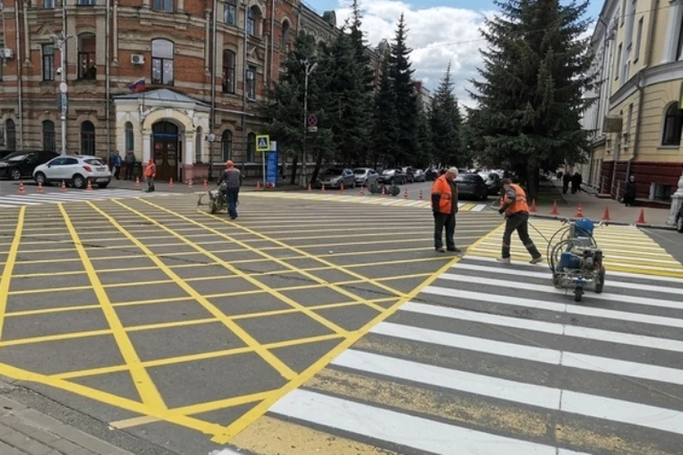 В Брянской области установят 1746 дорожных знаков и 35 светофоров
