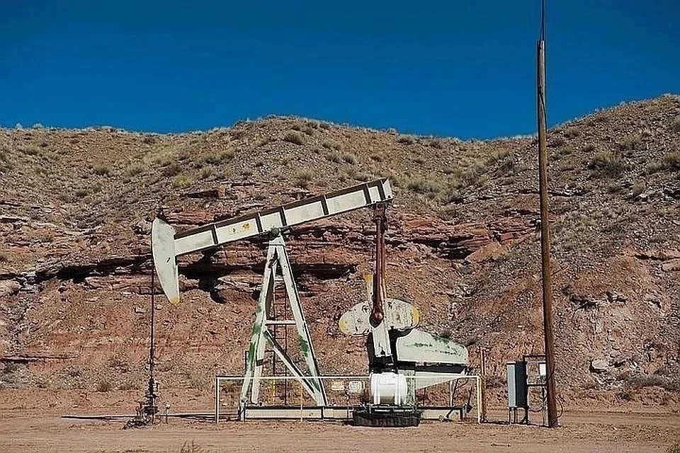 Цена нефти Brent превысила 124 доллара за баррель впервые с 9 марта 2022