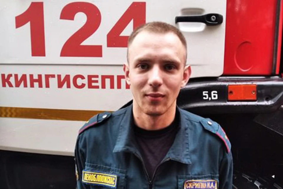 Ивангородский пожарный спас мальчика из реки. Фото: vk.com/gku_lenoblpozhspas