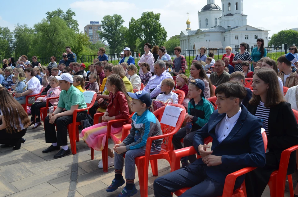 Орловцы всех поколений собрались в детском парке на день защиты детей