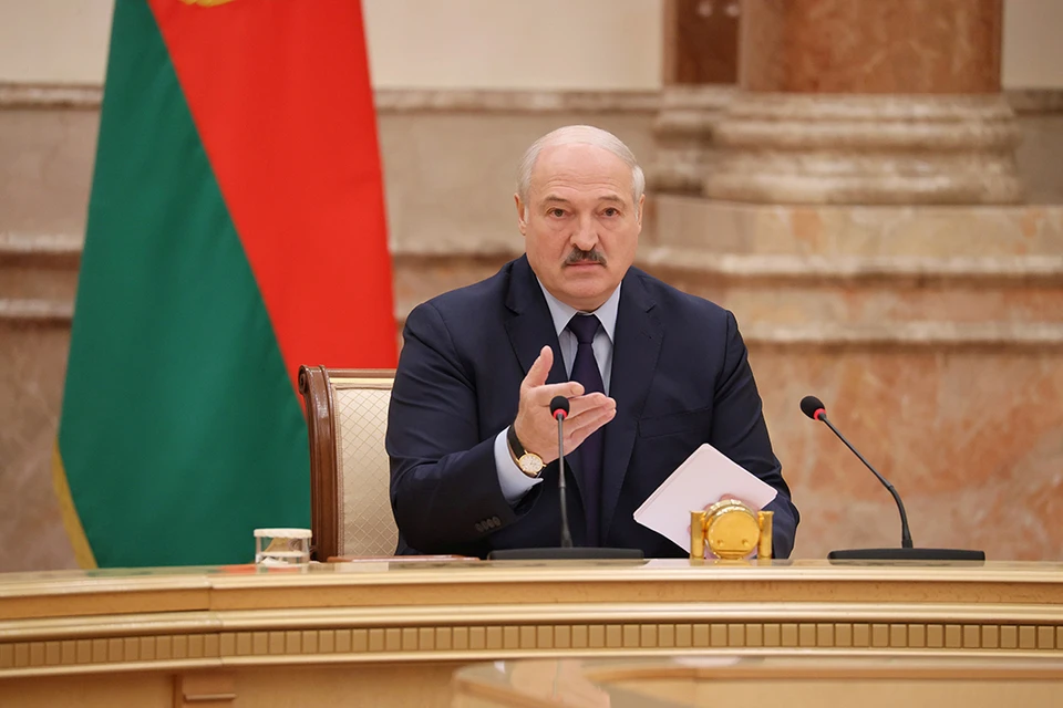 Лукашенко заявил, что между Зеленским и украинскими военными назревает конфликт.